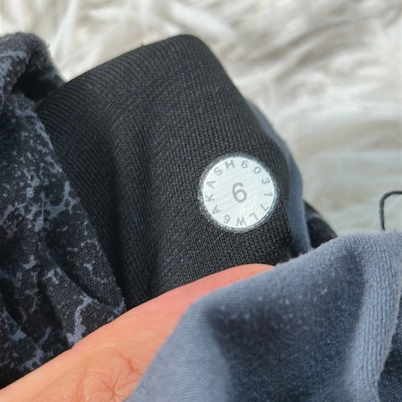 Lululemon Align Crop *19" Lacescape Dark Cast Black - Picture 3 of 6